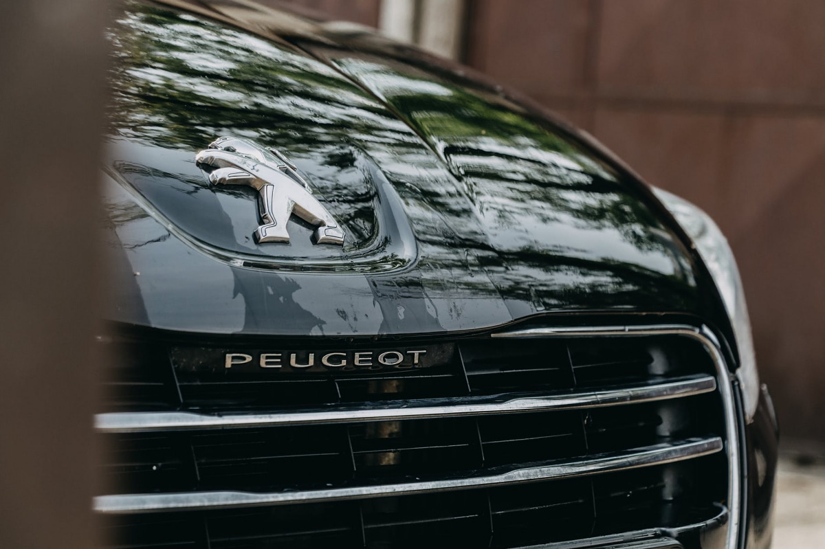 ЗАВЕРШИЛОСЬ БАНКРОТСТВО ДИЛЕРА PEUGEOT В ЕКАТЕРИНБУРГЕ .